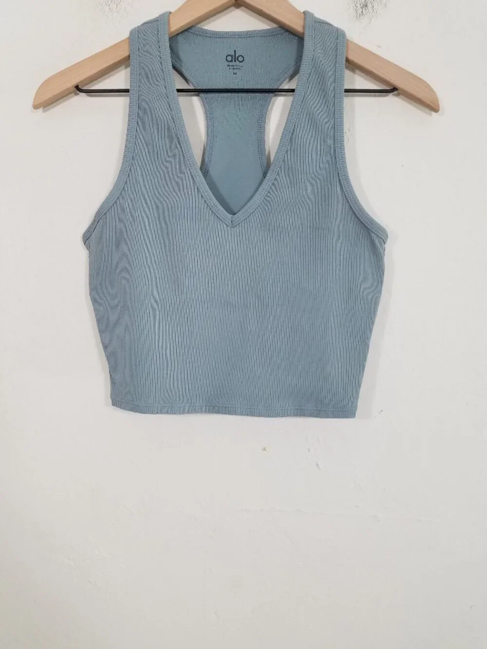ALO Yoga Ribbed Crop Top with Built in Bra Size M